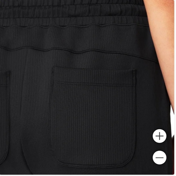 NWT Mondetta Ladies' Ribbed Scuba Active Short - Picture 4 of 4